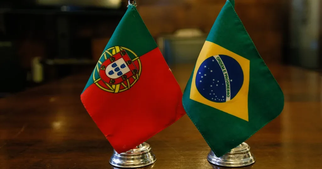bandeiras brasil e portugal em faculdade em portugal